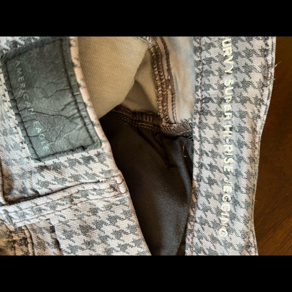 AE Curvy High Rise - Picture 2 of 3